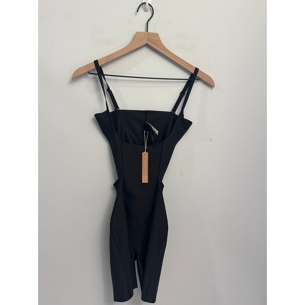 Skims Body core sculpt open back mid thigh bodysuit onyx small New with tags